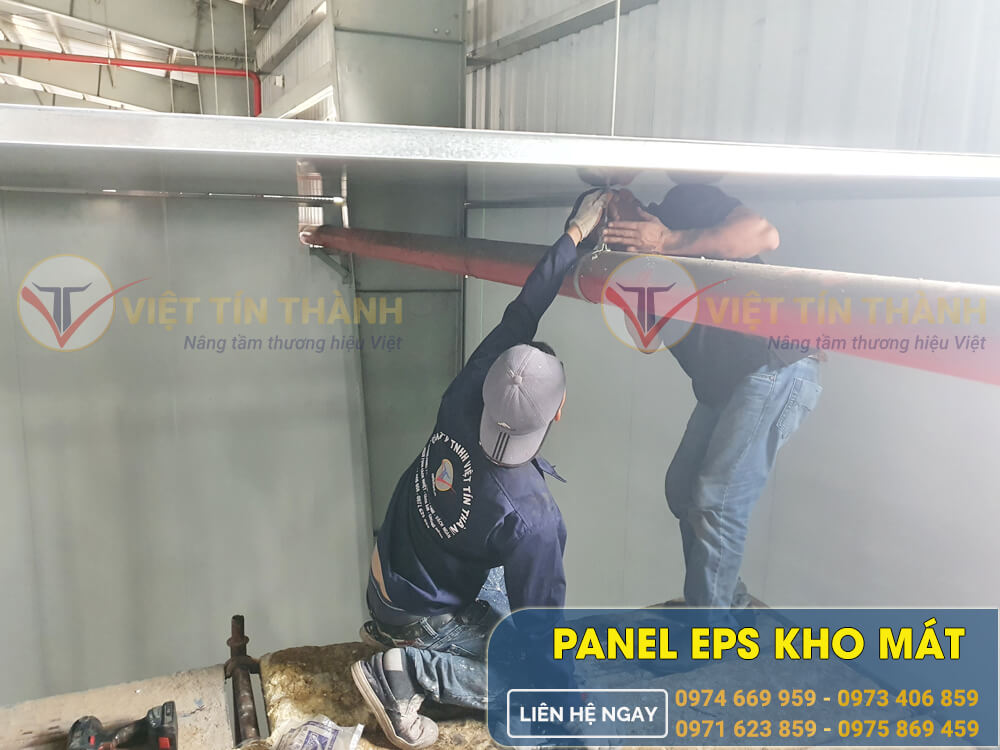 Tấm cách nhiệt panel eps.Ảnh:Việt Tín Thành